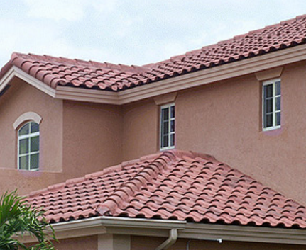 Here is a tile roof with a properly aligned ridgeline. For a Phoenix roofing company you can hire with confidence, contact out roofers today!